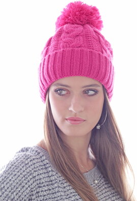 Pletená čepice s copánkovým vzorem - Vogue 