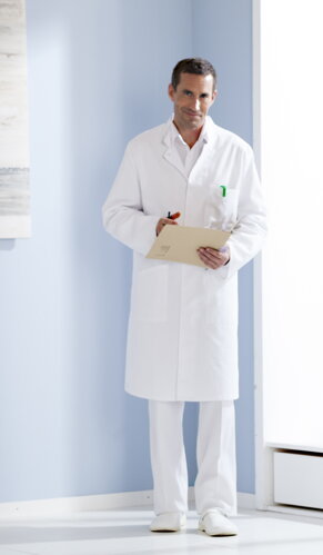 Bílý ochranný plášť pro lékaře a zdravotníky